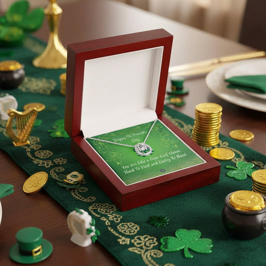 Lucky In Love Necklace: Lucky Clover